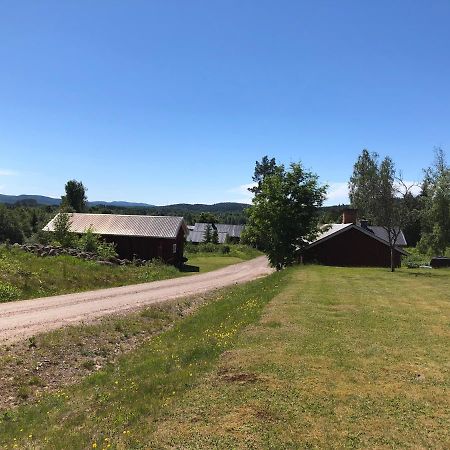 Mysig Timmerstuga Med Braskamin Naera Hovfjaellet Torsby Ngoại thất bức ảnh