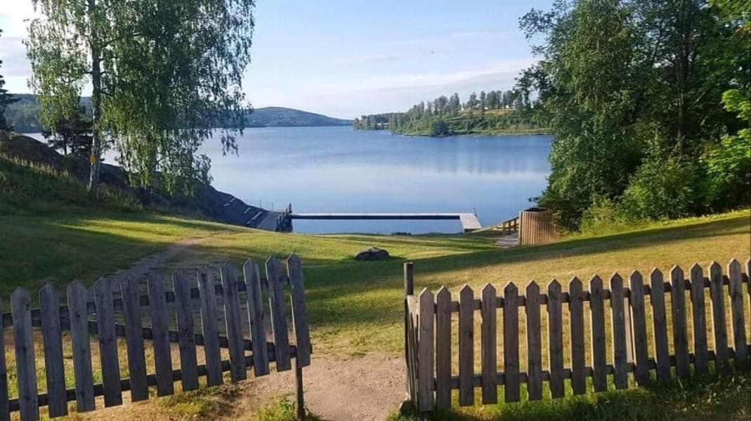 Mysig Timmerstuga Med Braskamin Naera Hovfjaellet Torsby Ngoại thất bức ảnh