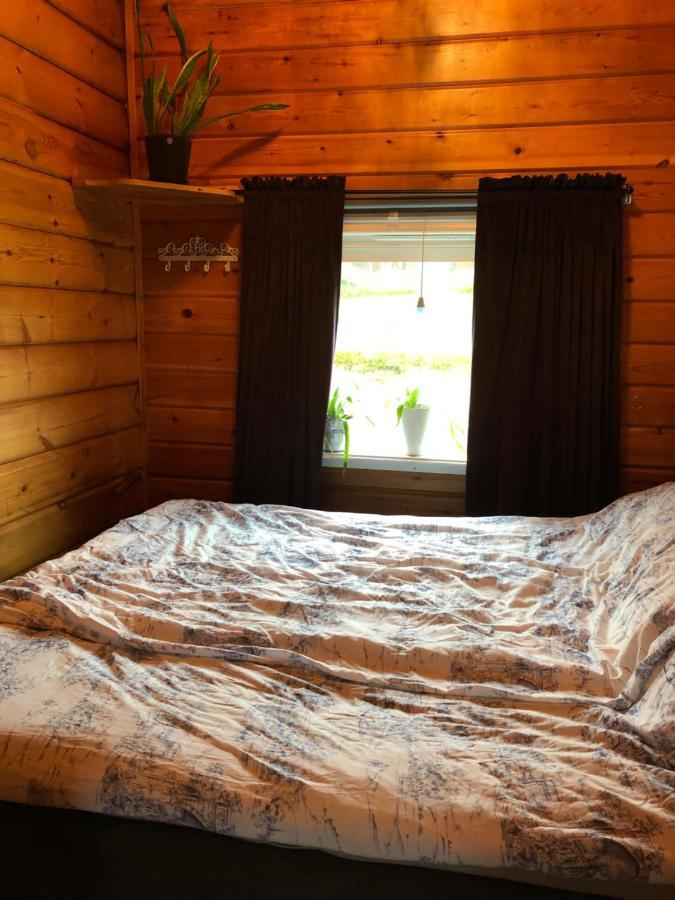 Mysig Timmerstuga Med Braskamin Naera Hovfjaellet Torsby Ngoại thất bức ảnh